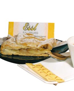 Apfelstrudel & Kaffee